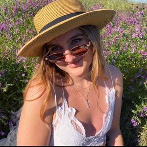 Meet your Posher, Maddie